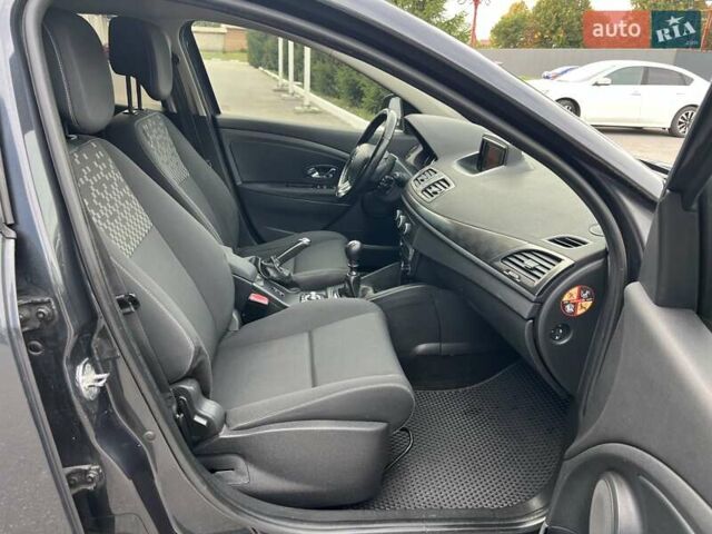 Серый Рено Меган, объемом двигателя 1.5 л и пробегом 270 тыс. км за 7500 $, фото 42 на Automoto.ua