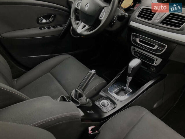 Серый Рено Меган, объемом двигателя 1.5 л и пробегом 256 тыс. км за 8350 $, фото 58 на Automoto.ua