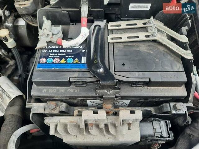 Серый Рено Меган, объемом двигателя 1.5 л и пробегом 225 тыс. км за 9250 $, фото 21 на Automoto.ua