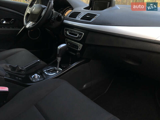 Серый Рено Меган, объемом двигателя 1.5 л и пробегом 251 тыс. км за 8450 $, фото 47 на Automoto.ua