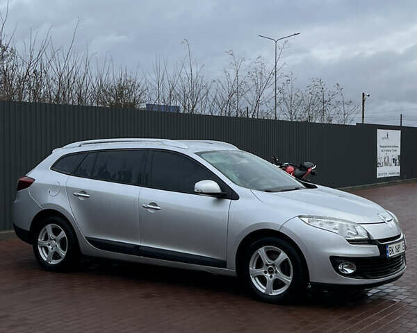 Серый Рено Меган, объемом двигателя 1.5 л и пробегом 262 тыс. км за 7550 $, фото 4 на Automoto.ua