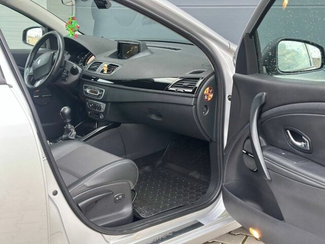 Сірий Рено Меган, об'ємом двигуна 1.6 л та пробігом 197 тис. км за 7699 $, фото 5 на Automoto.ua