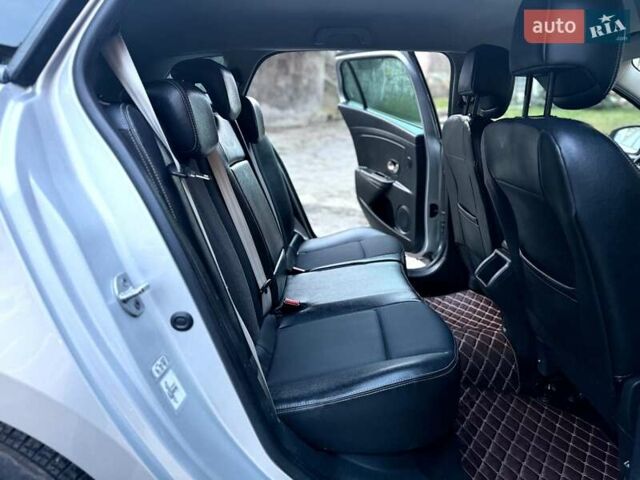 Сірий Рено Меган, об'ємом двигуна 1.6 л та пробігом 230 тис. км за 7700 $, фото 103 на Automoto.ua