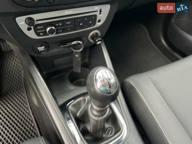 Серый Рено Меган, объемом двигателя 1.5 л и пробегом 270 тыс. км за 7500 $, фото 28 на Automoto.ua