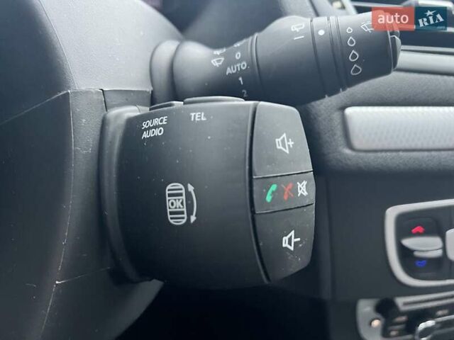 Серый Рено Меган, объемом двигателя 1.46 л и пробегом 230 тыс. км за 7470 $, фото 42 на Automoto.ua