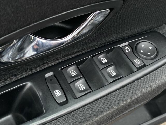 Серый Рено Меган, объемом двигателя 1.5 л и пробегом 235 тыс. км за 7700 $, фото 17 на Automoto.ua