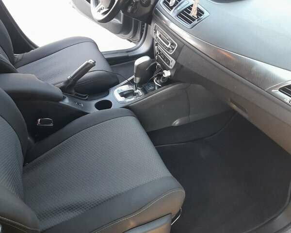 Серый Рено Меган, объемом двигателя 1.5 л и пробегом 242 тыс. км за 7100 $, фото 6 на Automoto.ua