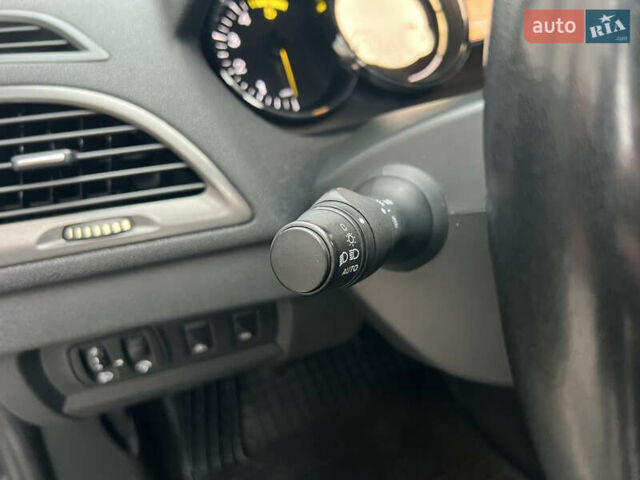 Серый Рено Меган, объемом двигателя 1.5 л и пробегом 203 тыс. км за 7700 $, фото 36 на Automoto.ua