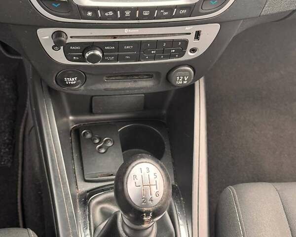 Сірий Рено Меган, об'ємом двигуна 1.46 л та пробігом 279 тис. км за 7450 $, фото 15 на Automoto.ua