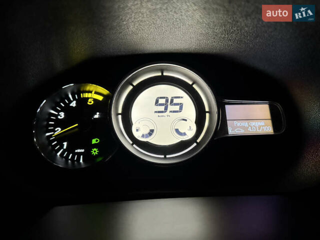 Серый Рено Меган, объемом двигателя 1.46 л и пробегом 228 тыс. км за 9200 $, фото 34 на Automoto.ua