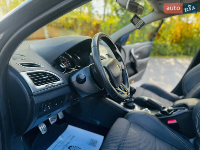 Серый Рено Меган, объемом двигателя 1.5 л и пробегом 280 тыс. км за 8999 $, фото 41 на Automoto.ua