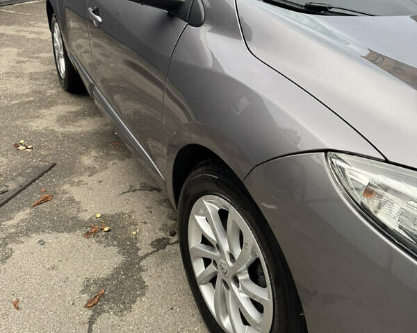 Сірий Рено Меган, об'ємом двигуна 1.5 л та пробігом 273 тис. км за 7800 $, фото 6 на Automoto.ua
