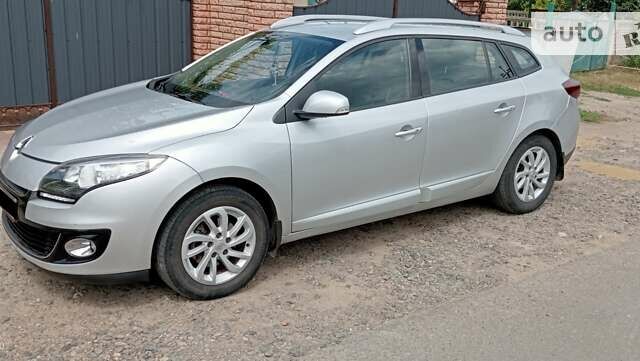 Сірий Рено Меган, об'ємом двигуна 1.46 л та пробігом 365 тис. км за 8300 $, фото 1 на Automoto.ua