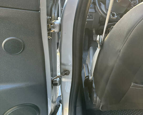 Серый Рено Меган, объемом двигателя 1.46 л и пробегом 261 тыс. км за 9100 $, фото 5 на Automoto.ua