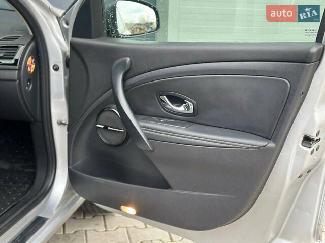 Серый Рено Меган, объемом двигателя 1.6 л и пробегом 197 тыс. км за 7699 $, фото 25 на Automoto.ua