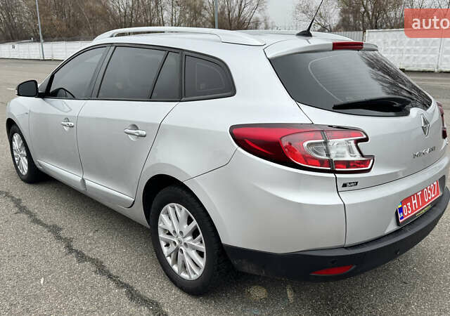 Серый Рено Меган, объемом двигателя 1.5 л и пробегом 184 тыс. км за 9699 $, фото 3 на Automoto.ua