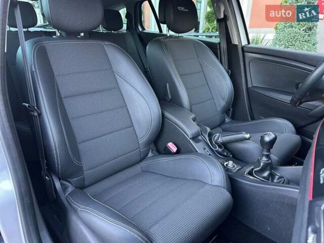 Серый Рено Меган, объемом двигателя 1.5 л и пробегом 258 тыс. км за 8999 $, фото 68 на Automoto.ua