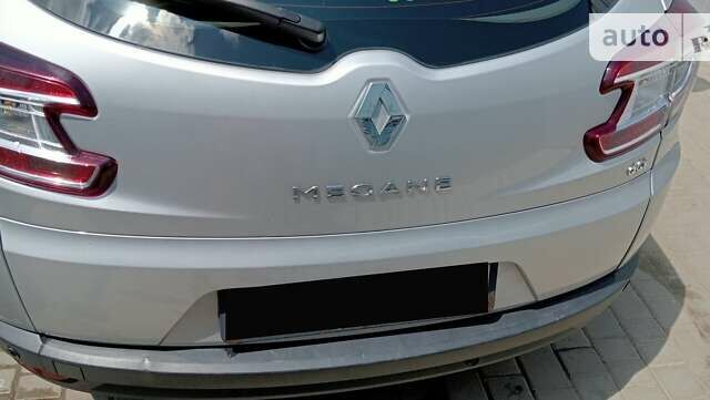 Сірий Рено Меган, об'ємом двигуна 1.46 л та пробігом 365 тис. км за 8300 $, фото 7 на Automoto.ua