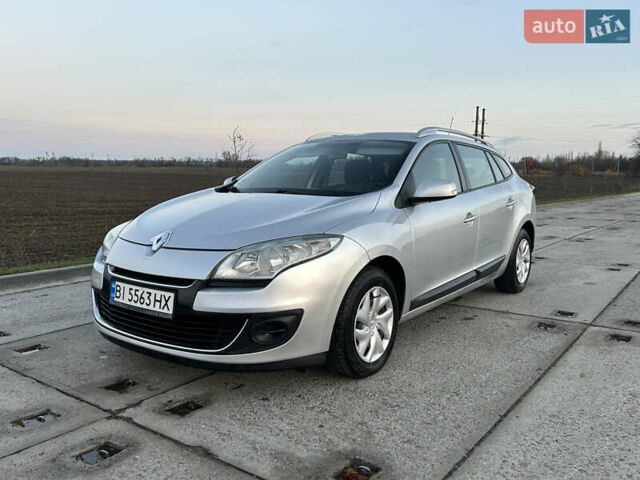 Серый Рено Меган, объемом двигателя 1.46 л и пробегом 250 тыс. км за 7500 $, фото 5 на Automoto.ua