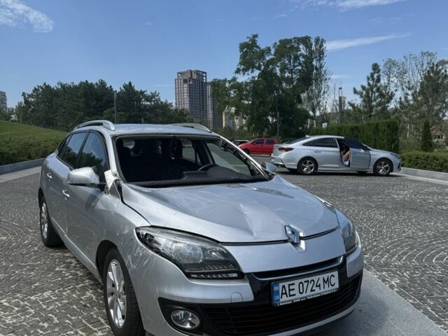 Серый Рено Меган, объемом двигателя 1.5 л и пробегом 209 тыс. км за 3550 $, фото 1 на Automoto.ua