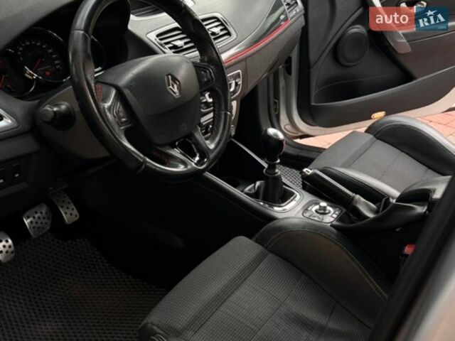 Сірий Рено Меган, об'ємом двигуна 1.46 л та пробігом 318 тис. км за 8000 $, фото 11 на Automoto.ua