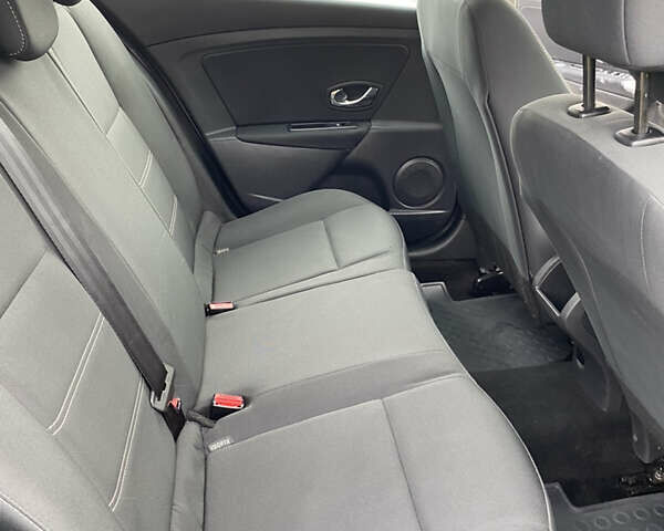 Серый Рено Меган, объемом двигателя 1.46 л и пробегом 183 тыс. км за 9300 $, фото 14 на Automoto.ua