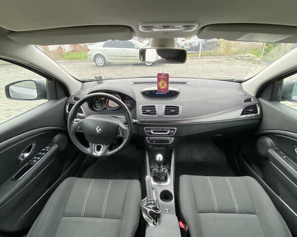 Серый Рено Меган, объемом двигателя 1.46 л и пробегом 183 тыс. км за 9300 $, фото 16 на Automoto.ua