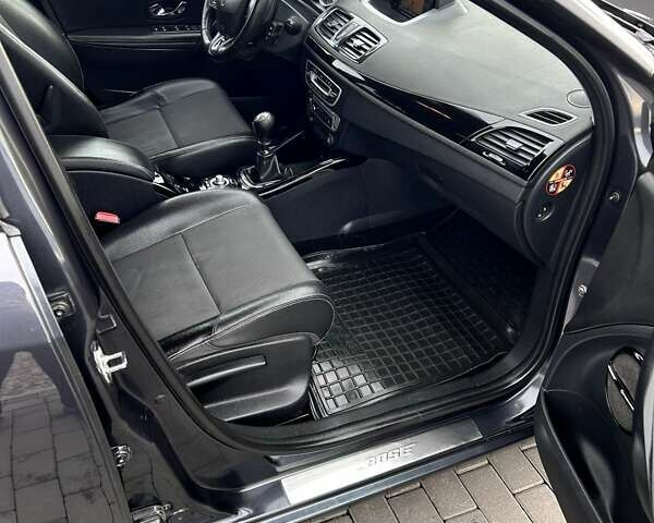 Серый Рено Меган, объемом двигателя 1.5 л и пробегом 247 тыс. км за 8300 $, фото 24 на Automoto.ua