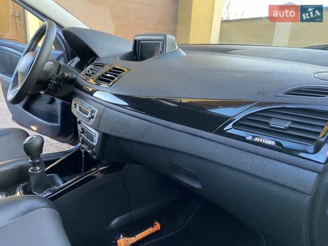 Серый Рено Меган, объемом двигателя 1.5 л и пробегом 194 тыс. км за 8850 $, фото 93 на Automoto.ua