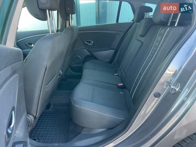 Серый Рено Меган, объемом двигателя 1.46 л и пробегом 225 тыс. км за 8990 $, фото 9 на Automoto.ua