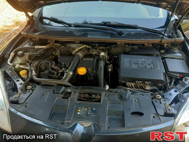 Серый Рено Меган, объемом двигателя 1.5 л и пробегом 325 тыс. км за 7200 $, фото 6 на Automoto.ua