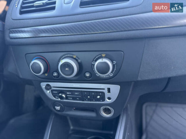 Сірий Рено Меган, об'ємом двигуна 1.5 л та пробігом 250 тис. км за 7250 $, фото 44 на Automoto.ua