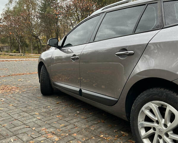 Сірий Рено Меган, об'ємом двигуна 1.46 л та пробігом 273 тис. км за 7450 $, фото 7 на Automoto.ua