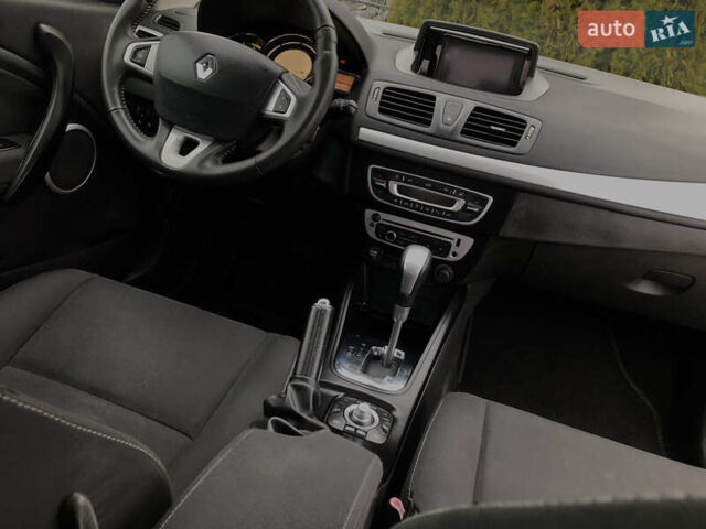 Серый Рено Меган, объемом двигателя 1.5 л и пробегом 256 тыс. км за 8350 $, фото 67 на Automoto.ua