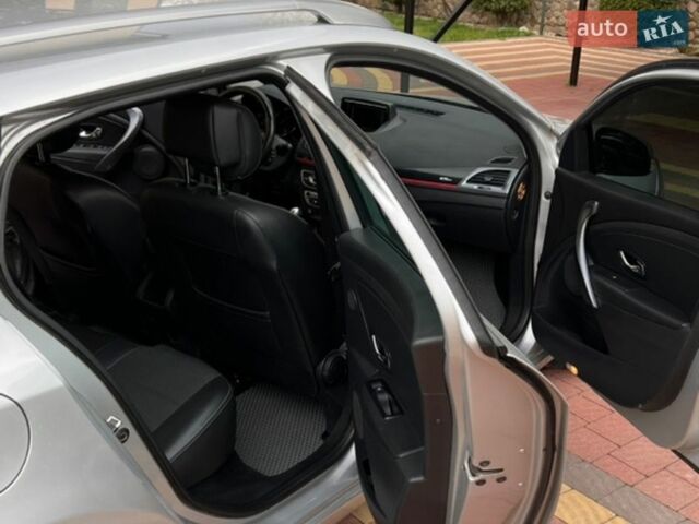 Сірий Рено Меган, об'ємом двигуна 1.46 л та пробігом 318 тис. км за 8000 $, фото 7 на Automoto.ua