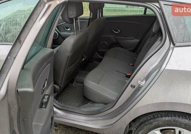 Серый Рено Меган, объемом двигателя 1.46 л и пробегом 225 тыс. км за 8500 $, фото 4 на Automoto.ua