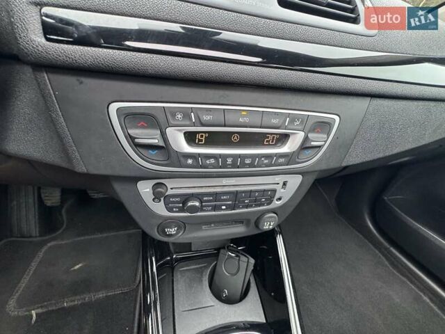 Серый Рено Меган, объемом двигателя 1.46 л и пробегом 233 тыс. км за 9800 $, фото 39 на Automoto.ua