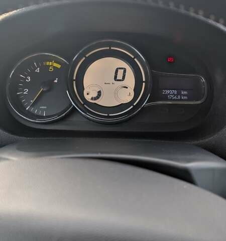 Серый Рено Меган, объемом двигателя 1.46 л и пробегом 239 тыс. км за 8700 $, фото 10 на Automoto.ua