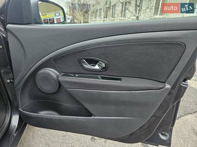 Серый Рено Меган, объемом двигателя 1.6 л и пробегом 173 тыс. км за 7450 $, фото 64 на Automoto.ua