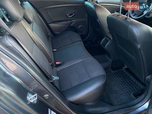 Серый Рено Меган, объемом двигателя 1.46 л и пробегом 256 тыс. км за 7700 $, фото 18 на Automoto.ua