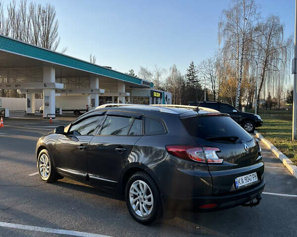 Серый Рено Меган, объемом двигателя 1.46 л и пробегом 230 тыс. км за 10000 $, фото 3 на Automoto.ua