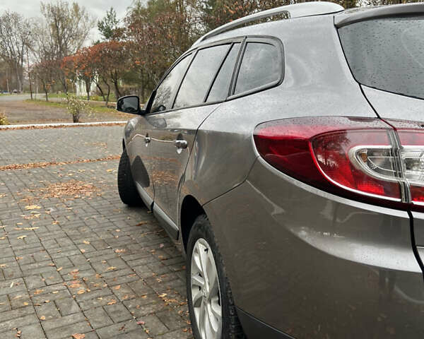 Рено Меган 2013 в Самборе на Automoto.ua Серый Рено Меган, объемом двигателя 1.46 л и пробегом 273 тыс. км за 7450 $, фото 8 на Automoto.ua