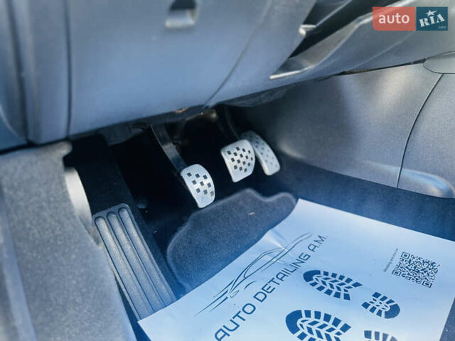 Серый Рено Меган, объемом двигателя 1.5 л и пробегом 280 тыс. км за 8999 $, фото 48 на Automoto.ua