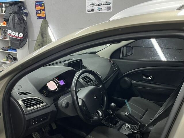 Сірий Рено Меган, об'ємом двигуна 1.5 л та пробігом 290 тис. км за 7999 $, фото 6 на Automoto.ua