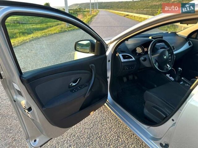 Рено Меган 2013 в Виннице на Automoto.ua Серый Рено Меган, объемом двигателя 1.46 л и пробегом 270 тыс. км за 7800 $, фото 19 на Automoto.ua