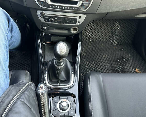 Сірий Рено Меган, об'ємом двигуна 1.6 л та пробігом 262 тис. км за 8200 $, фото 15 на Automoto.ua