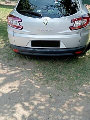 Сірий Рено Меган, об'ємом двигуна 1.46 л та пробігом 365 тис. км за 8300 $, фото 4 на Automoto.ua