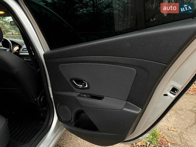 Сірий Рено Меган, об'ємом двигуна 1.46 л та пробігом 215 тис. км за 8899 $, фото 31 на Automoto.ua
