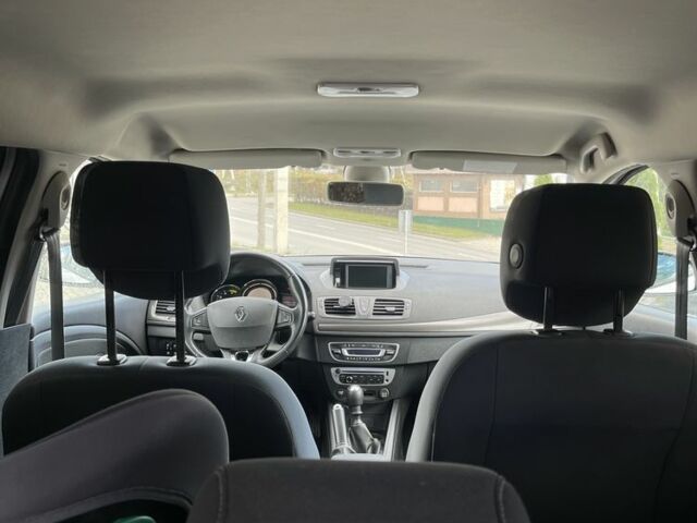 Рено Меган 2013 в Черновцах на Automoto.ua Серый Рено Меган, объемом двигателя 1.5 л и пробегом 255 тыс. км за 8280 $, фото 15 на Automoto.ua