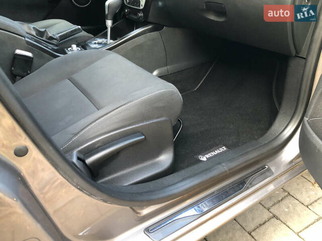 Серый Рено Меган, объемом двигателя 1.5 л и пробегом 251 тыс. км за 8450 $, фото 48 на Automoto.ua